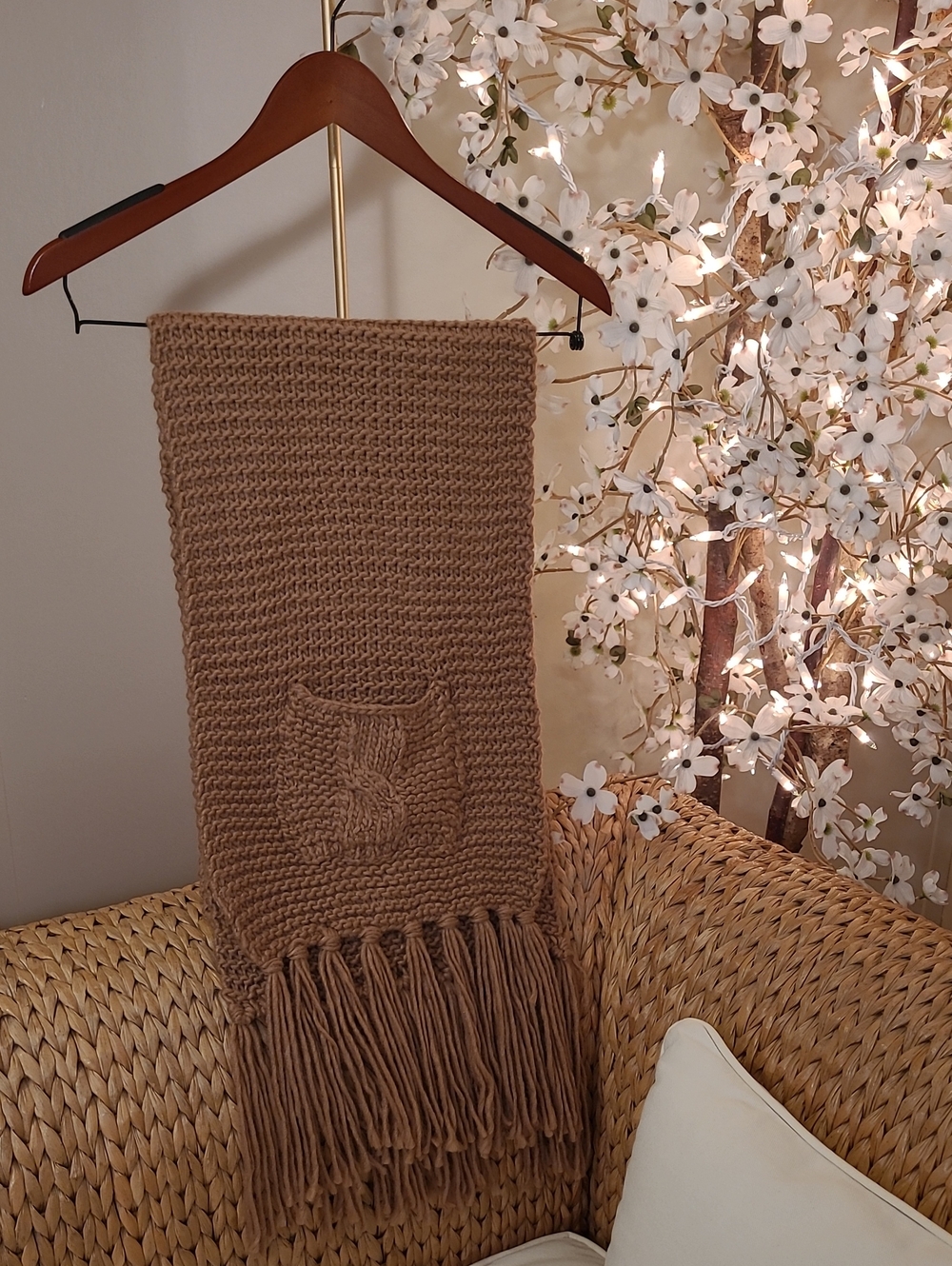 Very Long And Warm Pocket Tassel Scarf